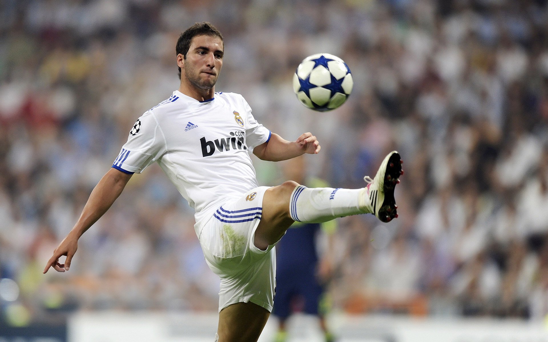 恩佐·费尔南德斯因争议视频向切尔西队友道歉,恩菲尔德足球俱乐部